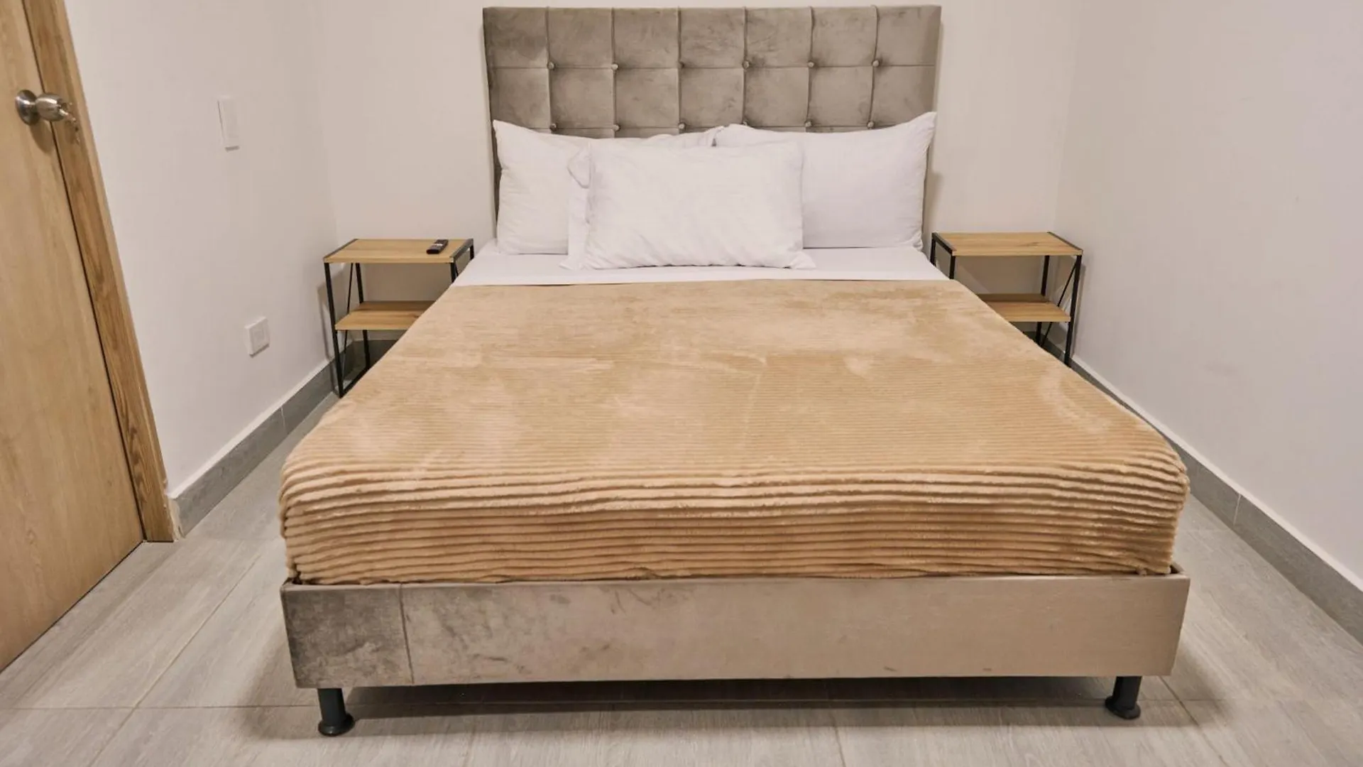 Apartahotel Castellana Medellín Apartamento