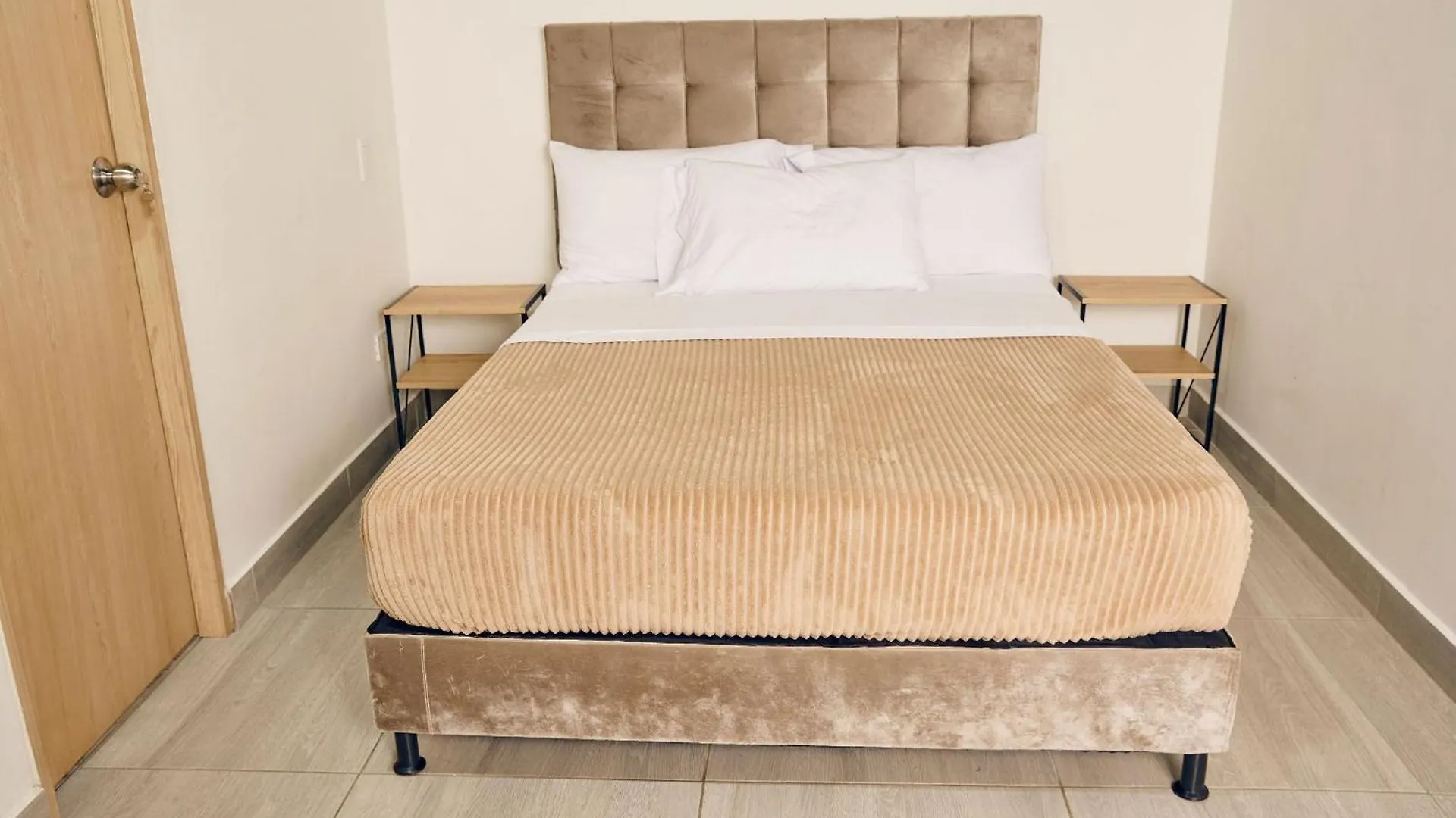 Apartahotel Castellana Medellín Apartamento