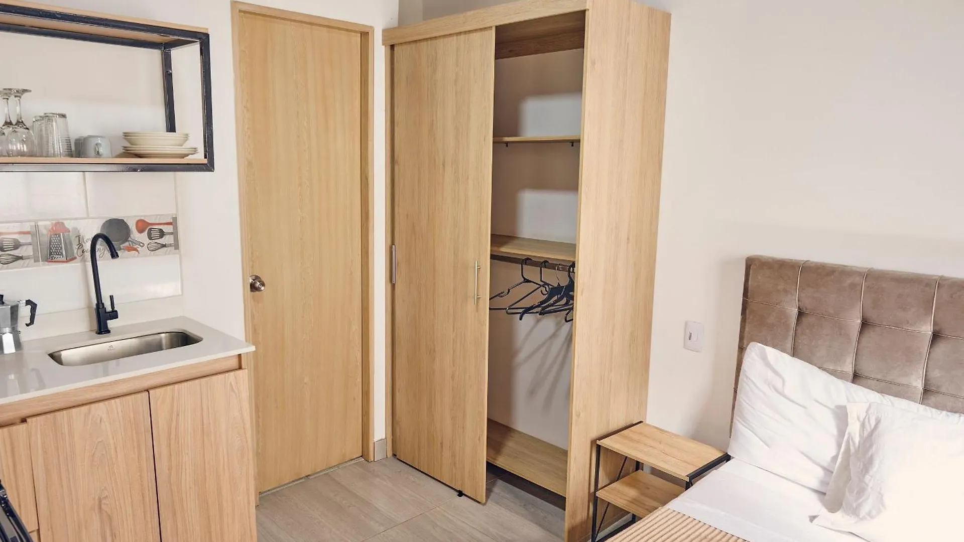 Apartahotel Castellana Medellín 0*,